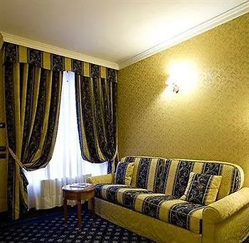Hotel Ovest Plasencia 4*,