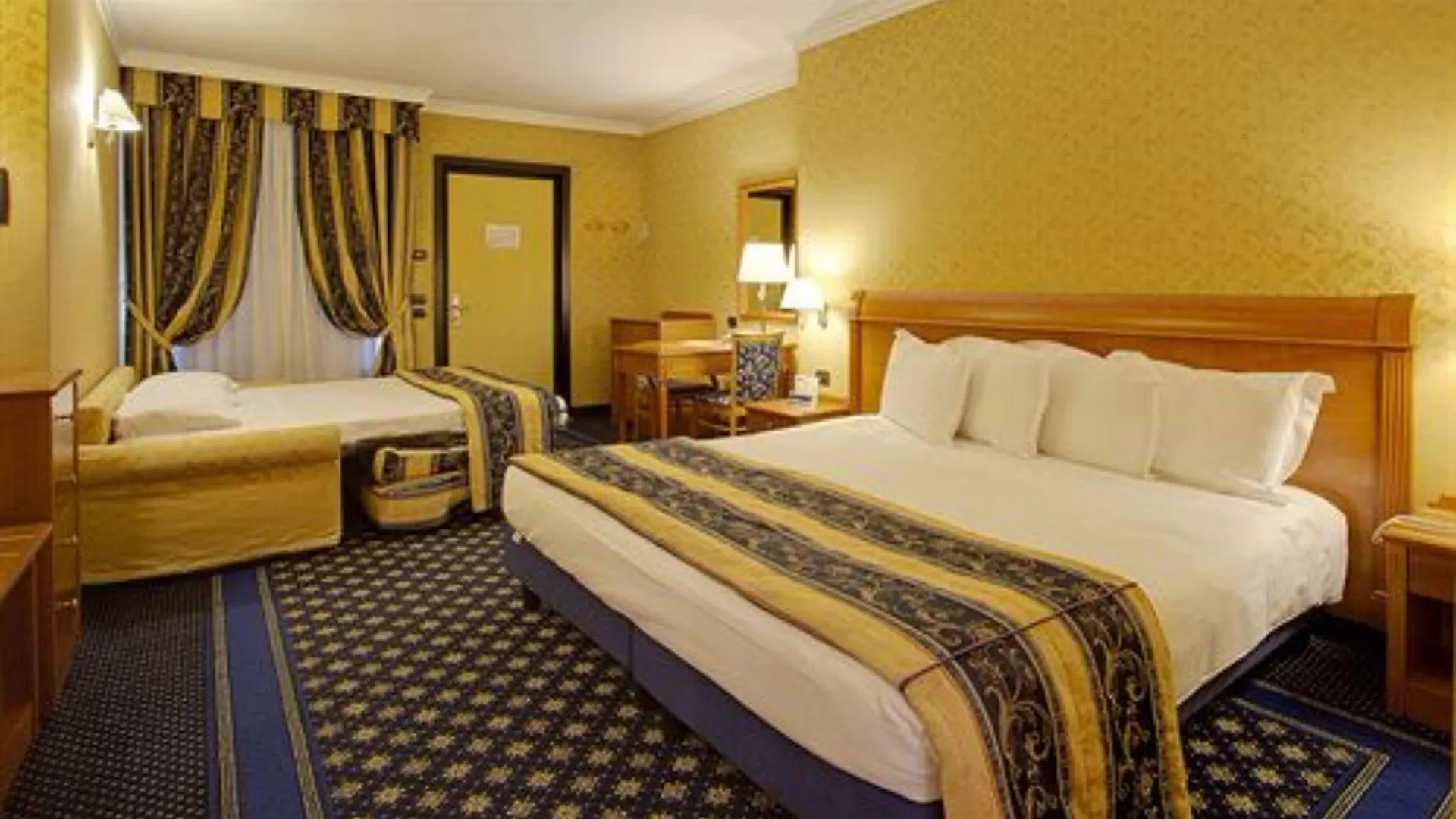 Hotel Ovest Plasencia